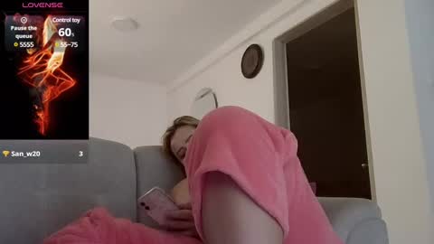 Snapshot of saramartinez100 chatting on February 26, 2025, 5:28 pm sara martinez online show from February 26, 2025, 5:28 pm