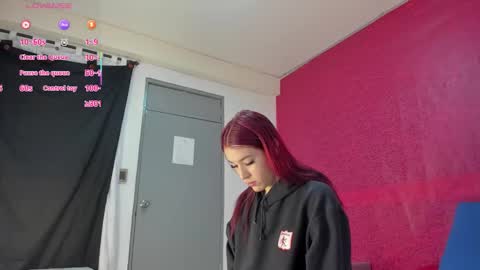 Snapshot of sarenlux chatting on February 23, 2026, 12:02 pm Baby Saren online show from February 23, 2026, 12:02 pm