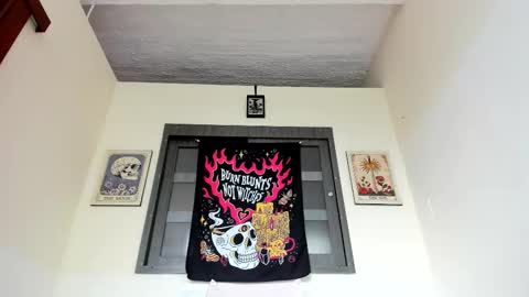 Zaren online show from February 19, 2026, 7:32 pm