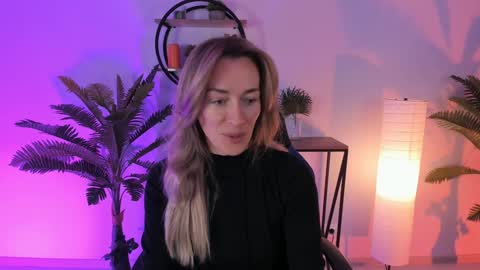 Snapshot of save_the_qween chatting on February 6, 2025, 8:50 am save the qween online show from February 6, 2025, 8:50 am