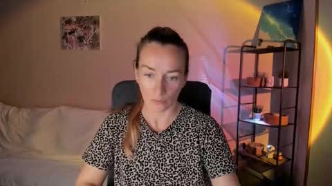 Snapshot of save_the_qween chatting on September 15, 2025, 9:42 am save the qween online show from September 15, 2025, 9:42 am