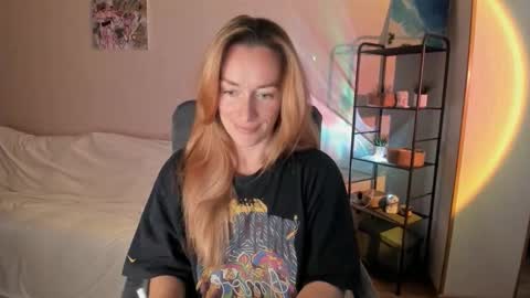 Snapshot of save_the_qween chatting on October 3, 2025, 12:13 pm save the qween online show from October 3, 2025, 12:13 pm