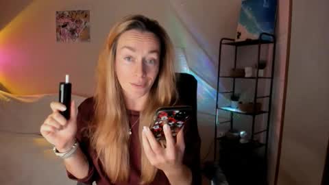 Snapshot of save_the_qween chatting on October 27, 2025, 11:25 am save the qween online show from October 27, 2025, 11:25 am