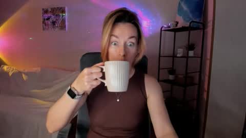 Snapshot of save_the_qween chatting on November 13, 2025, 8:24 am save the qween online show from November 13, 2025, 8:24 am