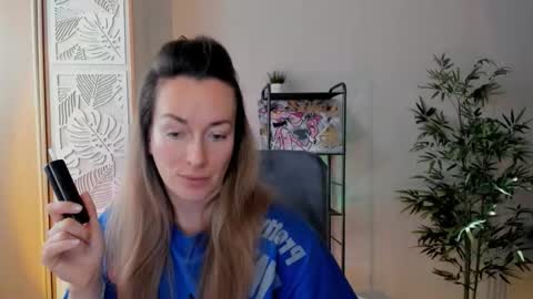 Snapshot of save_the_qween chatting on February 2, 2026, 6:23 am save the qween online show from February 2, 2026, 6:23 am