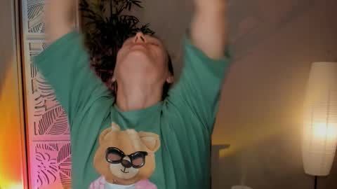 Snapshot of save_the_qween chatting on February 15, 2026, 7:51 am save the qween online show from February 15, 2026, 7:51 am