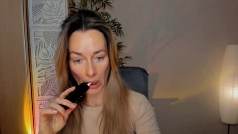 Snapshot of save_the_qween chatting on February 28, 2026, 7:31 am save the qween online show from February 28, 2026, 7:31 am