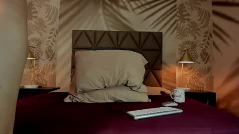 Snapshot of scarleett22 chatting on February 10, 2026, 9:52 pm Scarleet online show from February 10, 2026, 9:52 pm