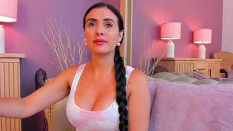 Snapshot of scarlet_edwars chatting on January 24, 2025, 3:24 pm Scarlet Edwars online show from January 24, 2025, 3:24 pm