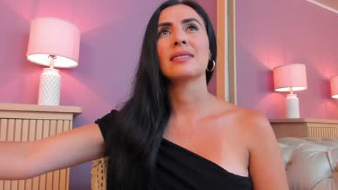 Snapshot of scarlet_edwars chatting on February 5, 2025, 12:06 pm Scarlet Edwars online show from February 5, 2025, 12:06 pm