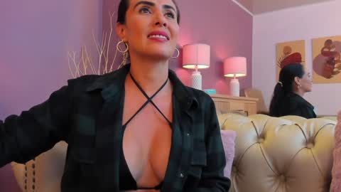 Snapshot of scarlet_edwars chatting on February 7, 2025, 3:08 pm Scarlet Edwars online show from February 7, 2025, 3:08 pm