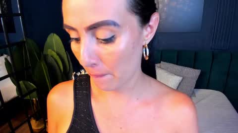 Snapshot of scarlet_edwars chatting on February 13, 2025, 1:29 am Scarlet Edwars online show from February 13, 2025, 1:29 am