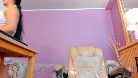 Snapshot of scarlet_edwars chatting on September 17, 2025, 6:42 pm Scarlet Edwars online show from September 17, 2025, 6:42 pm