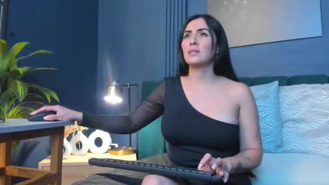 Snapshot of scarlet_edwars chatting on November 24, 2025, 8:41 pm Scarlet Edwars online show from November 24, 2025, 8:41 pm