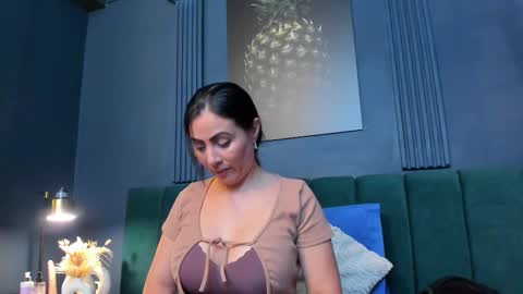 Snapshot of scarlet_edwars chatting on February 5, 2026, 6:56 pm Scarlet Edwars online show from February 5, 2026, 6:56 pm