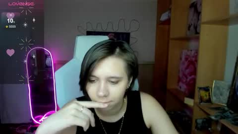 Snapshot of scarlet_sirenn chatting on February 1, 2026, 7:18 am Alexandra online show from February 1, 2026, 7:18 am