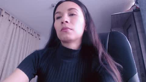 Snapshot of scarlett_vonrose chatting on October 21, 2025, 8:20 pm Scarlett Von Rose online show from October 21, 2025, 8:20 pm