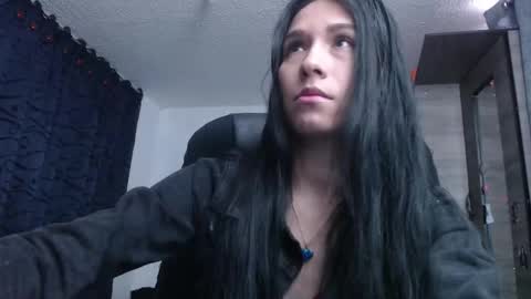 Snapshot of scarlett_vonrose chatting on December 21, 2025, 7:43 pm Scarlett Von Rose online show from December 21, 2025, 7:43 pm