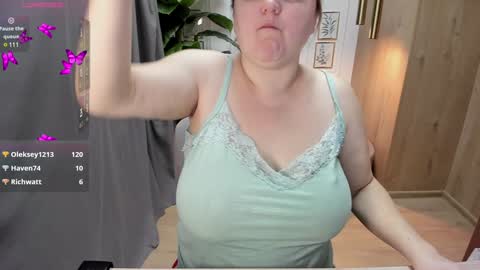 Scarlett online show from December 10, 2024, 8:40 am