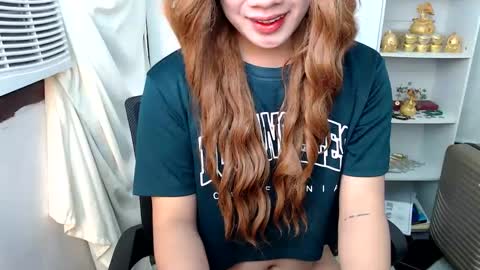 Snapshot of scarletxxxx chatting on December 19, 2024, 3:18 am Queen Scarlet online show from December 19, 2024, 3:18 am