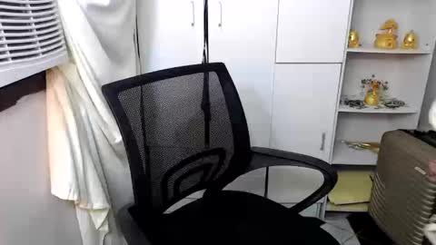 Snapshot of scarletxxxx chatting on January 3, 2025, 1:58 pm Queen Scarlet online show from January 3, 2025, 1:58 pm