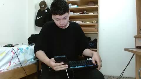 Snapshot of sebasslops chatting on February 17, 2025, 11:20 pm Sebas online show from February 17, 2025, 11:20 pm