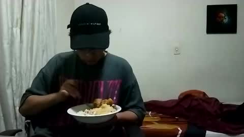 Snapshot of sebasslops chatting on October 27, 2025, 12:15 am Sebas online show from October 27, 2025, 12:15 am