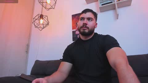 Snapshot of sebastianvilla__ chatting on February 26, 2026, 6:18 pm Instagram jeanpaulfit online show from February 26, 2026, 6:18 pm