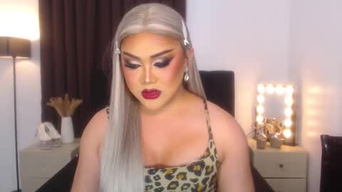 Snapshot of seductivelolalola chatting on February 16, 2025, 9:59 pm Natalie Mefford online show from February 16, 2025, 9:59 pm