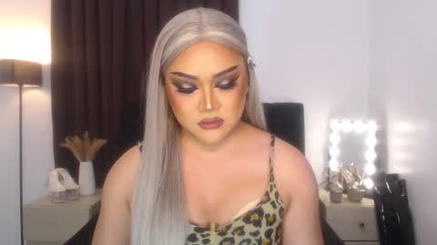 Snapshot of seductivelolalola chatting on February 18, 2025, 10:16 am Natalie Mefford online show from February 18, 2025, 10:16 am