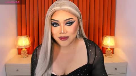 Snapshot of seductivelolalola chatting on February 26, 2025, 6:11 pm Natalie Mefford online show from February 26, 2025, 6:11 pm