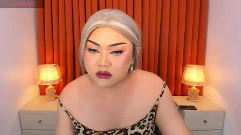 Snapshot of seductivelolalola chatting on February 27, 2025, 9:36 pm Natalie Mefford online show from February 27, 2025, 9:36 pm