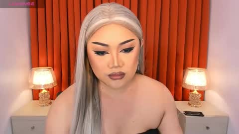 Snapshot of seductivelolalola chatting on February 28, 2025, 5:37 pm Natalie Mefford online show from February 28, 2025, 5:37 pm