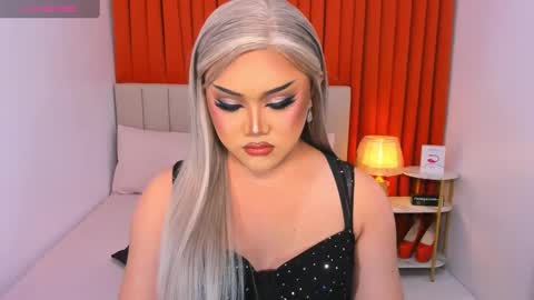 Snapshot of seductivelolalola chatting on March 9, 2025, 11:46 pm Natalie Mefford online show from March 9, 2025, 11:46 pm