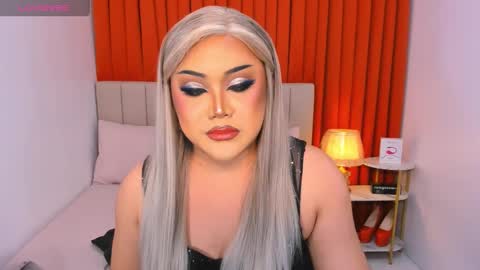 Snapshot of seductivelolalola chatting on March 10, 2025, 2:50 am Natalie Mefford online show from March 10, 2025, 2:50 am