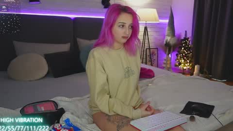 Selena Lily online show from January 3, 2025, 7:38 am