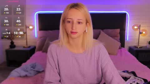 Selena Lily online show from October 6, 2025, 6:00 am