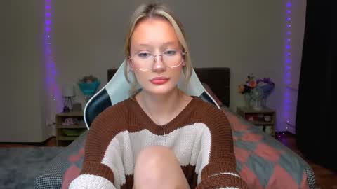 Simon and Alice online show from October 8, 2025, 7:22 pm