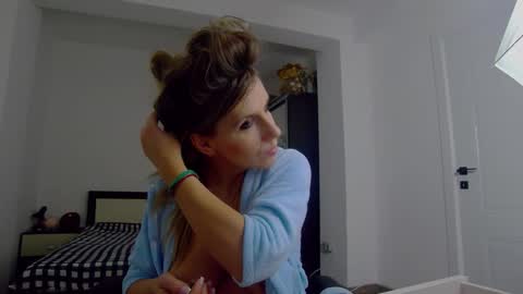 sellena_angels online show from February 11, 2026, 4:45 pm