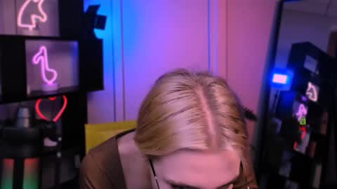 Sendi online show from November 28, 2025, 11:02 am