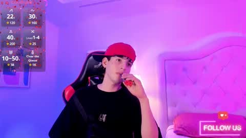 sett_and_gwen online show from February 22, 2025, 8:42 pm