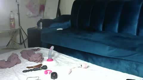 Snapshot of sexy_pigeon chatting on February 16, 2026, 1:46 am sexy pigeon online show from February 16, 2026, 1:46 am