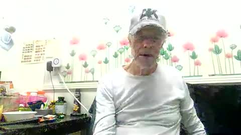 Snapshot of sexy_white_daddy chatting on January 18, 2026, 9:40 pm Daddy online show from January 18, 2026, 9:40 pm