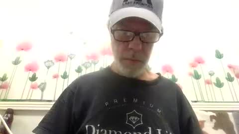 Snapshot of sexy_white_daddy chatting on February 3, 2026, 4:43 am Daddy online show from February 3, 2026, 4:43 am