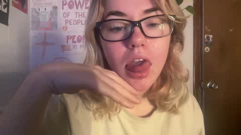 Snapshot of sexyflower21555 chatting on December 2, 2024, 4:53 am sexyflower21555 online show from December 2, 2024, 4:53 am