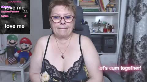 sexylynette4u online show from October 27, 2025, 10:41 am