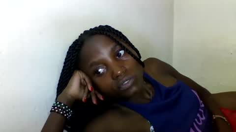 VIVIAN online show from February 12, 2025, 5:05 pm