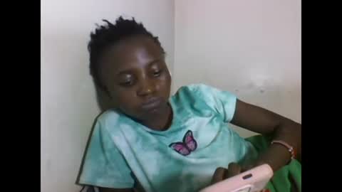 VIVIAN online show from February 19, 2025, 7:38 pm