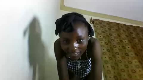 VIVIAN online show from February 21, 2025, 7:43 pm