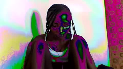 VIVIAN online show from March 8, 2025, 6:37 pm